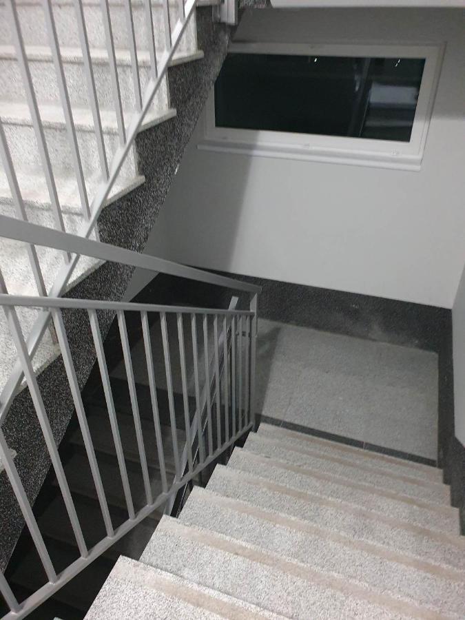 Apartament 3 Pokojowy Lub Pokoj W Mieszkaniu W Nowym Bloku 华沙 外观 照片